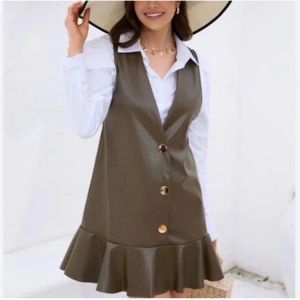 ZARA FAUX LEATHER RUFFLED
PINAFORE DRESS gold buttons DARK
KHAKI SIZE XS